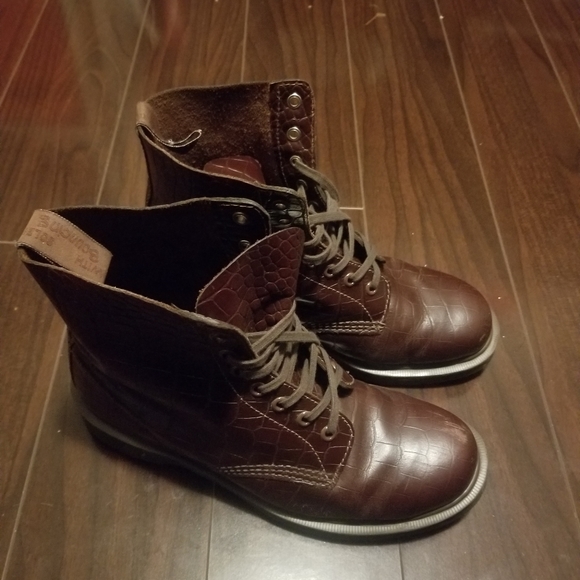Dr. Martens - Picture 2 of 4